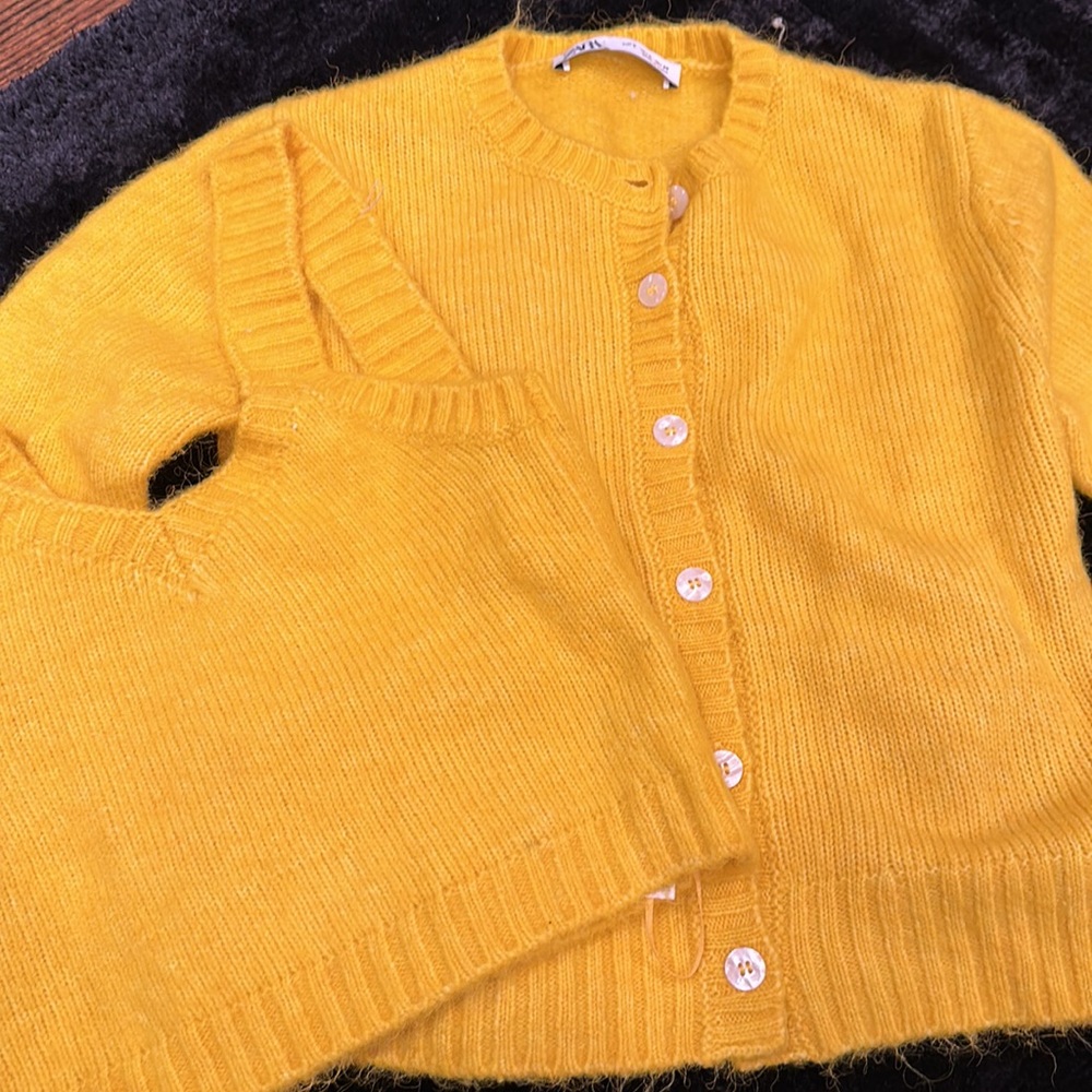 🌟Zara sweater tank cardigan set in yellow gold🌟- size S *never worn*👸🏼🌟